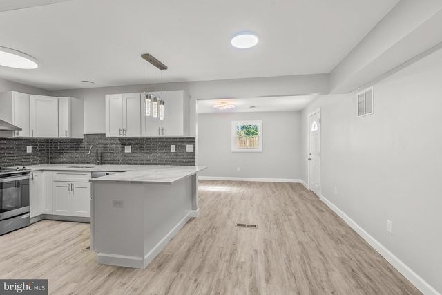 12 HOLBROOK LN, Willingboro, NJ 08046