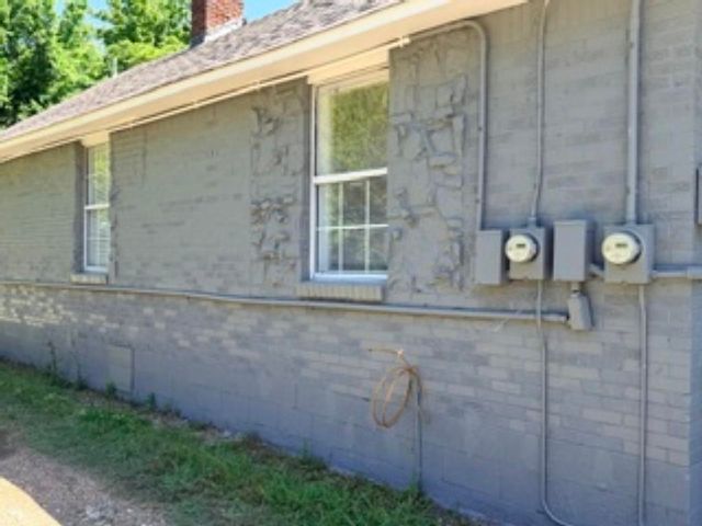 564 W PEEBLES RD, Memphis, TN 38109