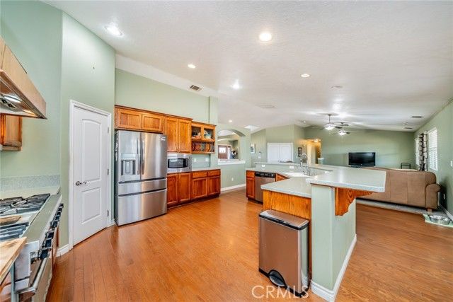 10636 Larch, Oak Hills, CA 92344