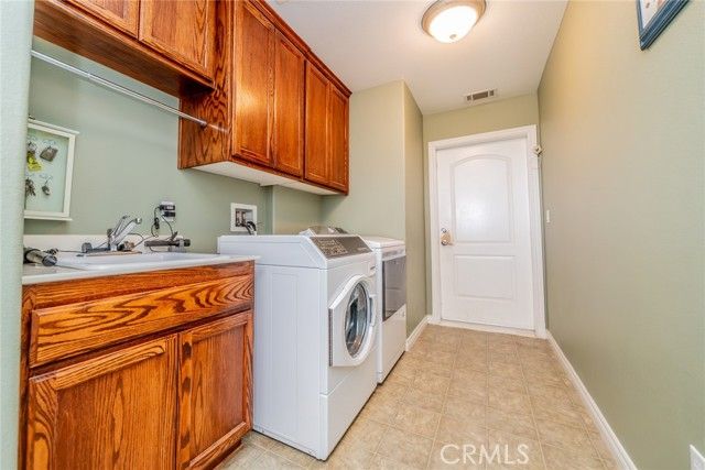 10636 Larch, Oak Hills, CA 92344