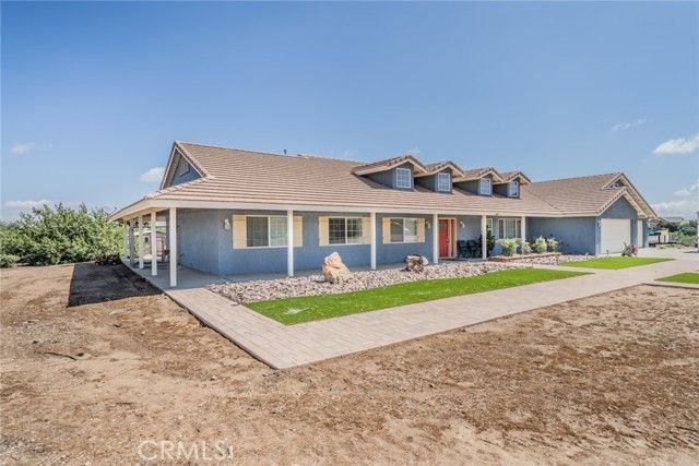 10636 Larch, Oak Hills, CA 92344