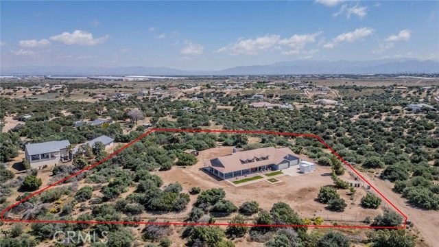 10636 Larch, Oak Hills, CA 92344