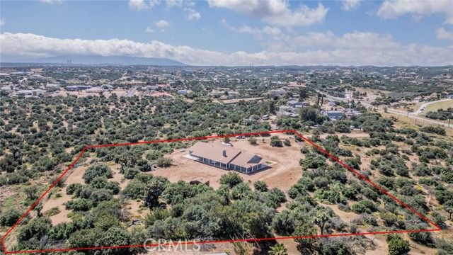 10636 Larch, Oak Hills, CA 92344