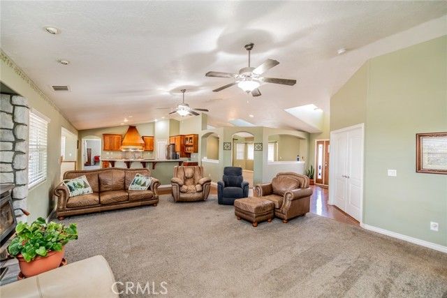 10636 Larch, Oak Hills, CA 92344