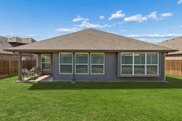 204 Magnolia Drive, Azle, TX 76020