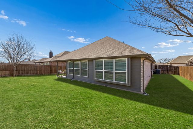 204 Magnolia Drive, Azle, TX 76020