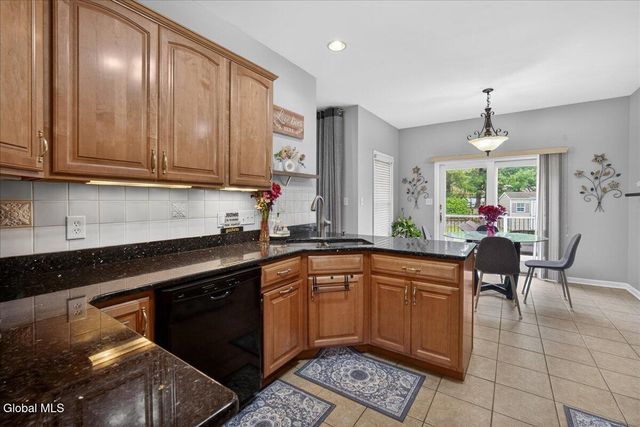 2015 Dobie Lane, Guilderland, NY 12303