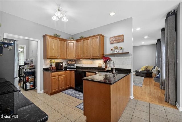 2015 Dobie Lane, Guilderland, NY 12303