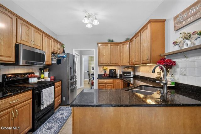 2015 Dobie Lane, Guilderland, NY 12303
