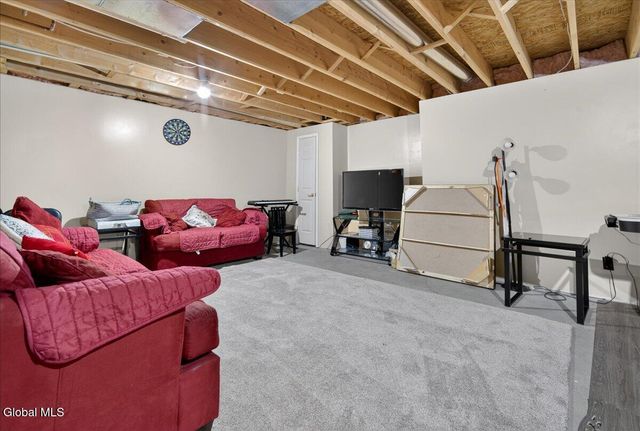 2015 Dobie Lane, Guilderland, NY 12303