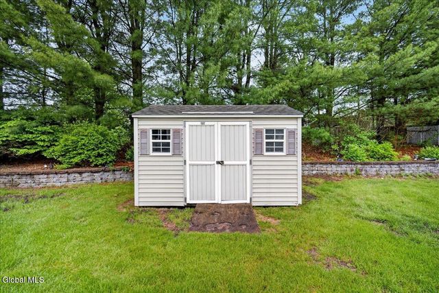 2015 Dobie Lane, Guilderland, NY 12303