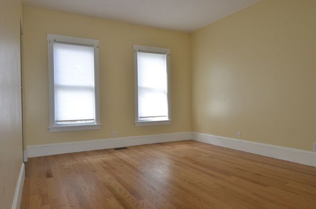 68 Elm St B, Marlborough, MA 01752