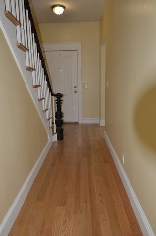 68 Elm St B, Marlborough, MA 01752