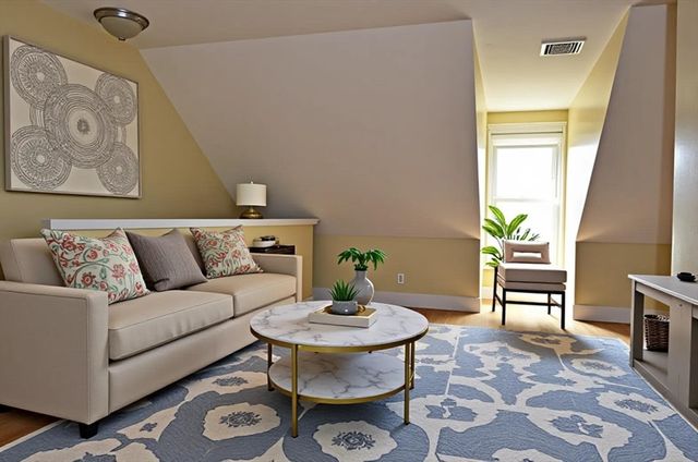 68 Elm St B, Marlborough, MA 01752