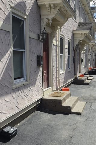 68 Elm St B, Marlborough, MA 01752