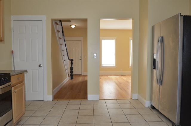 68 Elm St B, Marlborough, MA 01752