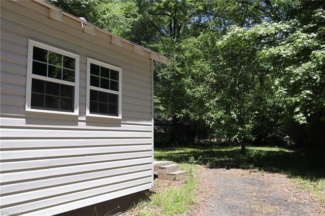 305 E Division Avenue, Salisbury, NC 28144