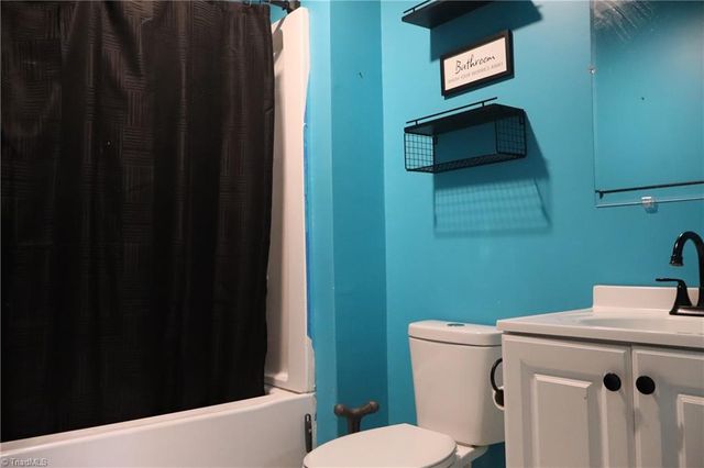 305 E Division Avenue, Salisbury, NC 28144