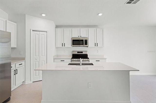 2110 LASSO LOOP, Eagle Lake, FL 33839