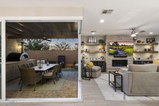 2248 E Questa Drive, Phoenix, AZ 85024