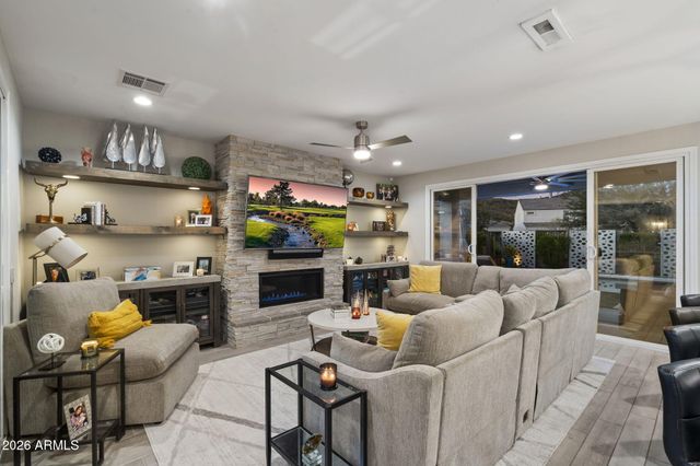 2248 E Questa Drive, Phoenix, AZ 85024