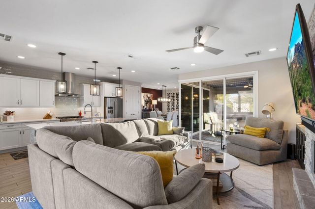 2248 E Questa Drive, Phoenix, AZ 85024