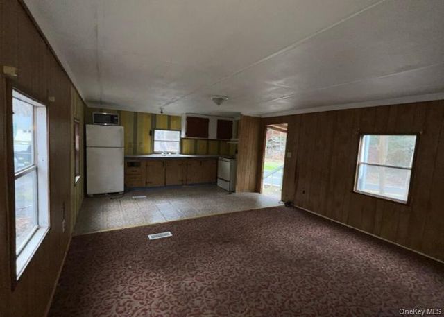 79-87 N Old Greenfield Road, Ellenville, NY 12428