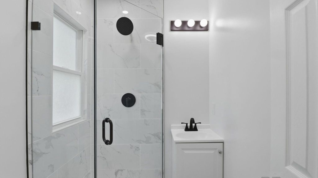 Image 19 of property listing at 5633 JAMESTOWN RD, Hyattsville, MD 20782