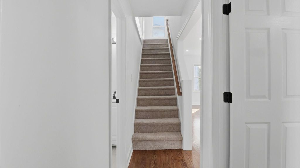 Image 22 of property listing at 5633 JAMESTOWN RD, Hyattsville, MD 20782