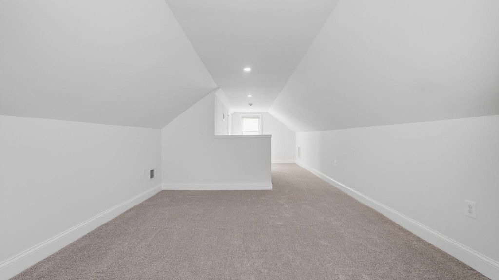 Image 23 of property listing at 5633 JAMESTOWN RD, Hyattsville, MD 20782