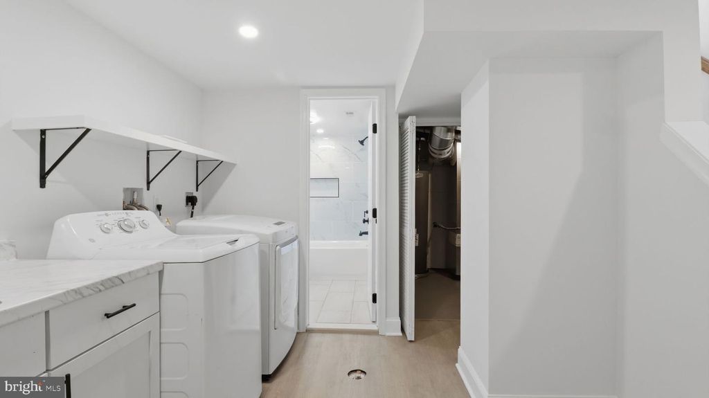 Image 33 of property listing at 5633 JAMESTOWN RD, Hyattsville, MD 20782