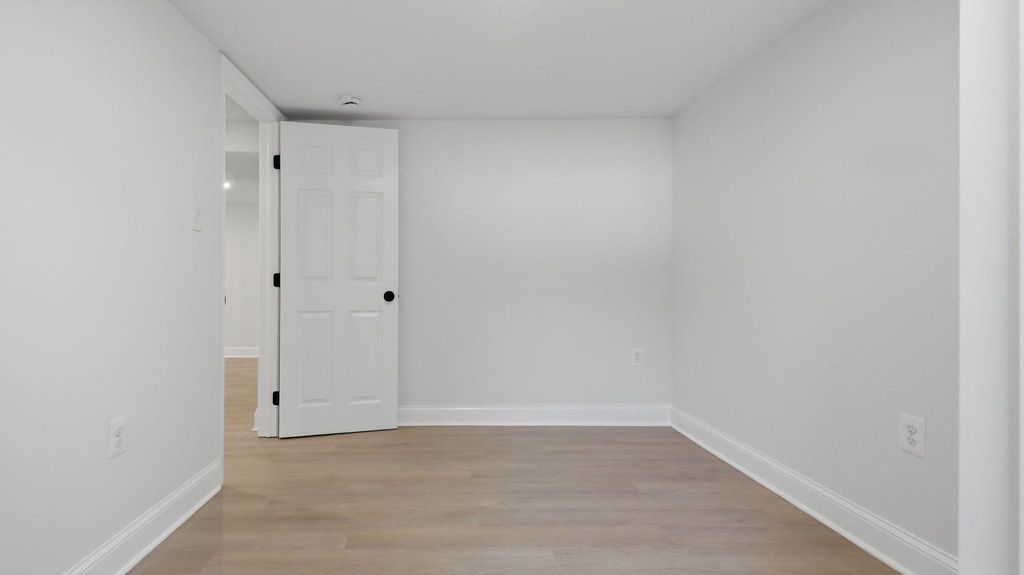 Image 38 of property listing at 5633 JAMESTOWN RD, Hyattsville, MD 20782