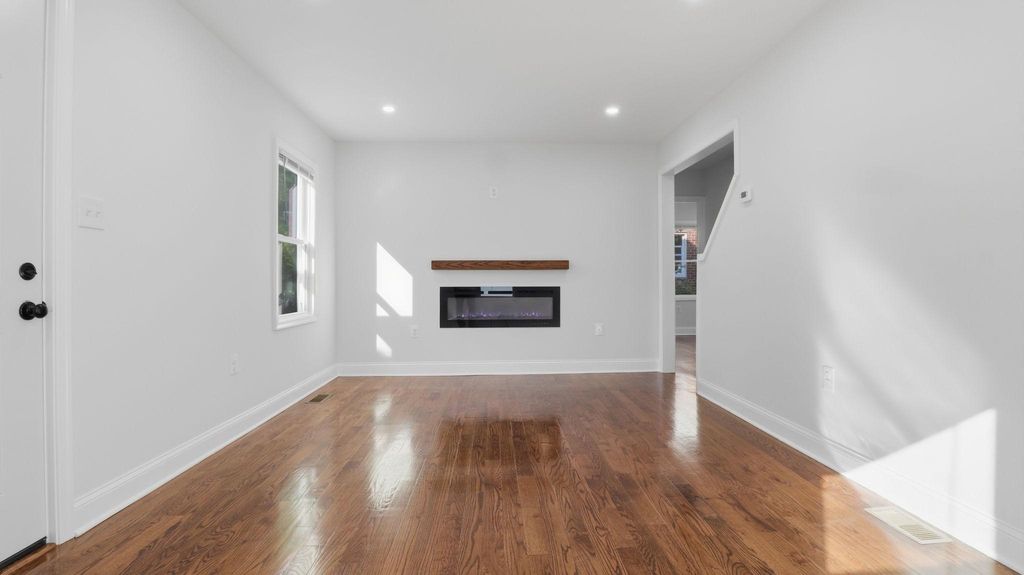 Image 5 of property listing at 5633 JAMESTOWN RD, Hyattsville, MD 20782