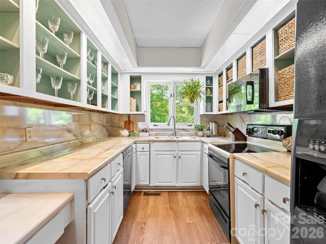 101 Beaver Ridge Road, Asheville, NC 28804