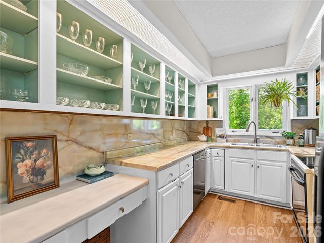 101 Beaver Ridge Road, Asheville, NC 28804