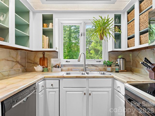101 Beaver Ridge Road, Asheville, NC 28804