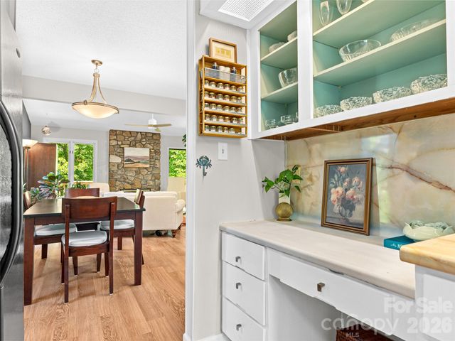 101 Beaver Ridge Road, Asheville, NC 28804