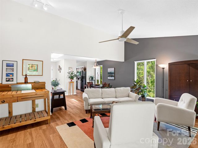 101 Beaver Ridge Road, Asheville, NC 28804