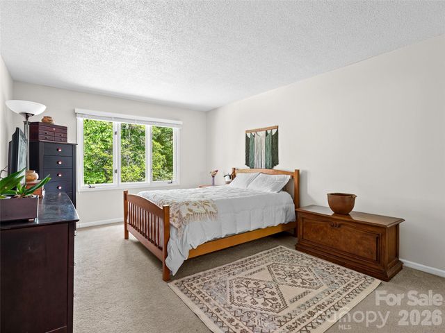 101 Beaver Ridge Road, Asheville, NC 28804
