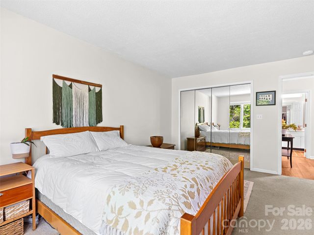 101 Beaver Ridge Road, Asheville, NC 28804