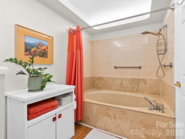 101 Beaver Ridge Road, Asheville, NC 28804