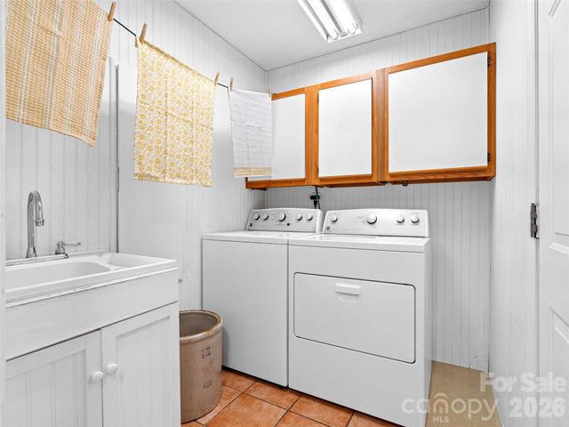 101 Beaver Ridge Road, Asheville, NC 28804