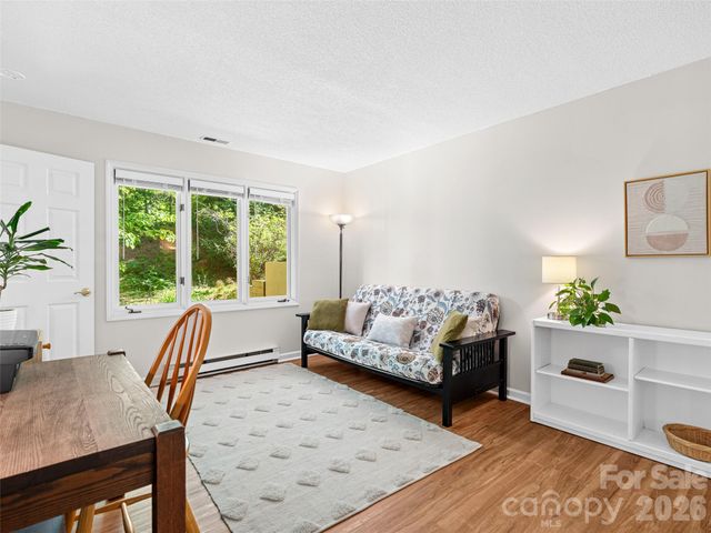 101 Beaver Ridge Road, Asheville, NC 28804