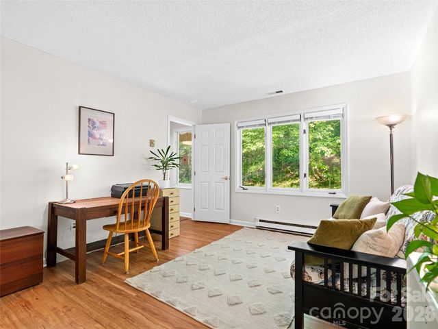 101 Beaver Ridge Road, Asheville, NC 28804