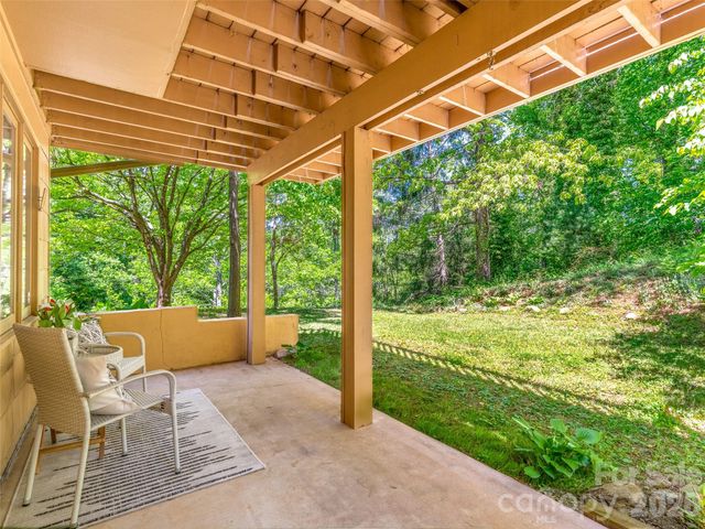 101 Beaver Ridge Road, Asheville, NC 28804