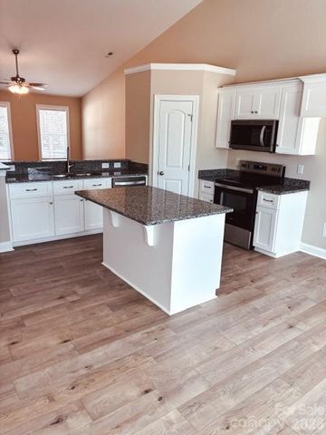 816 Evergreen Avenue, Kannapolis, NC 28081