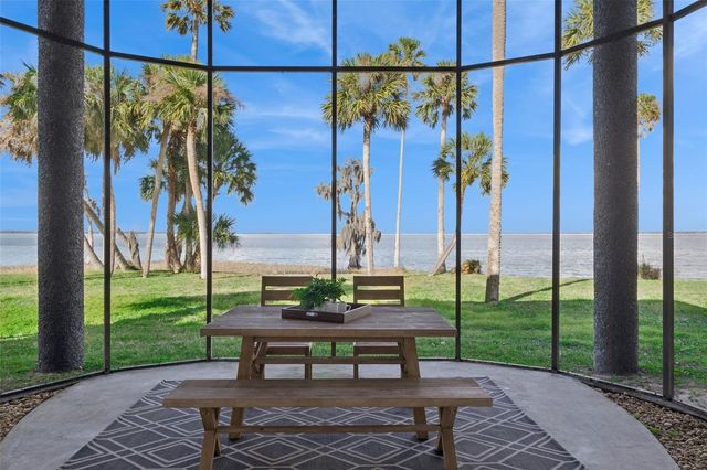 303 WATERWOOD DRIVE, Yalaha, FL 34797