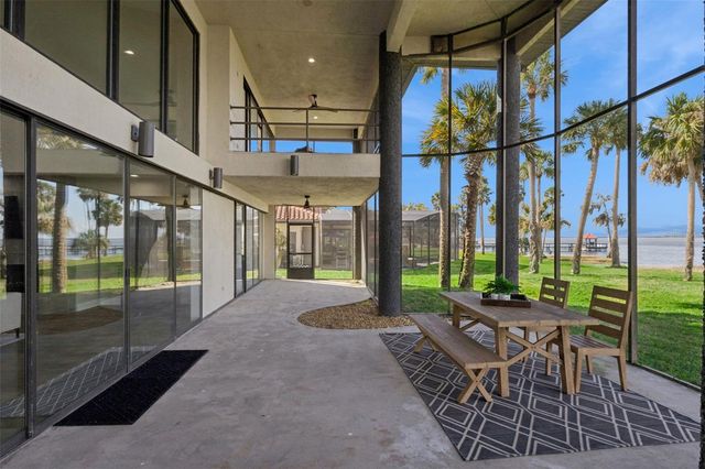 303 WATERWOOD DRIVE, Yalaha, FL 34797