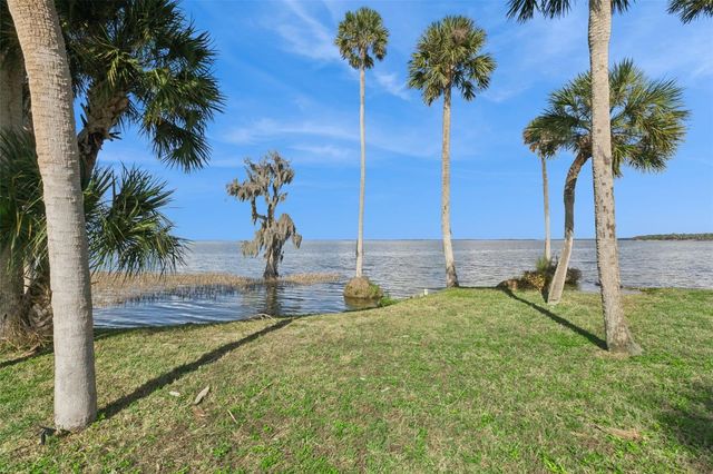 303 WATERWOOD DRIVE, Yalaha, FL 34797