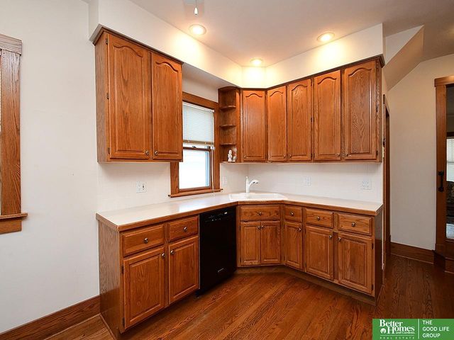 506 S 57 Street, Omaha, NE 68106